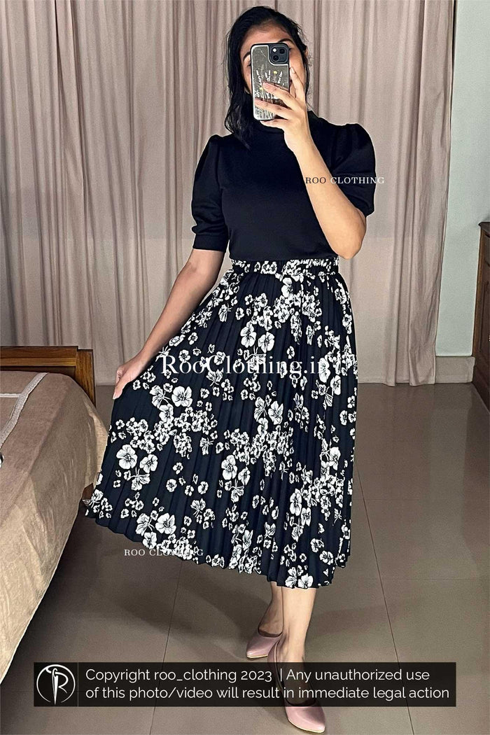 Black And White Floral-printed Pleated Skirt