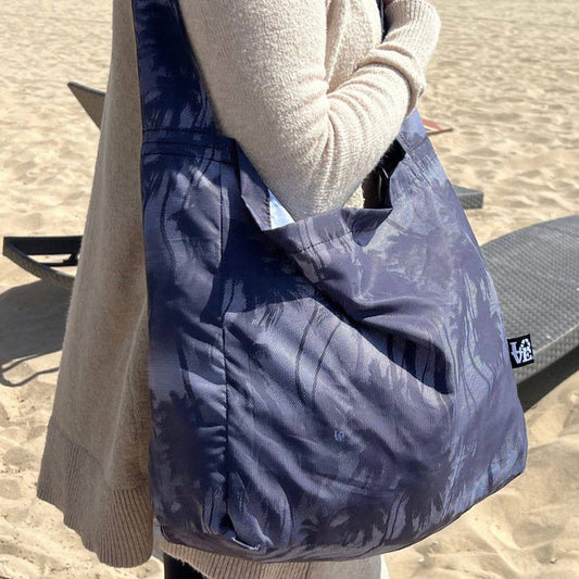 CROSSBODY STASH IT Tote Bag - Midnight in Hollywood