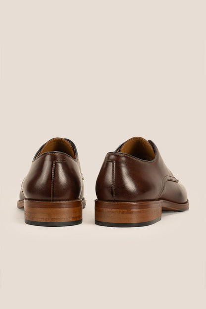 Edison Brown men's derby leather shoes with 3-eyelet design crafted from premium brown leather, ideal for formal and smart casual occasions.