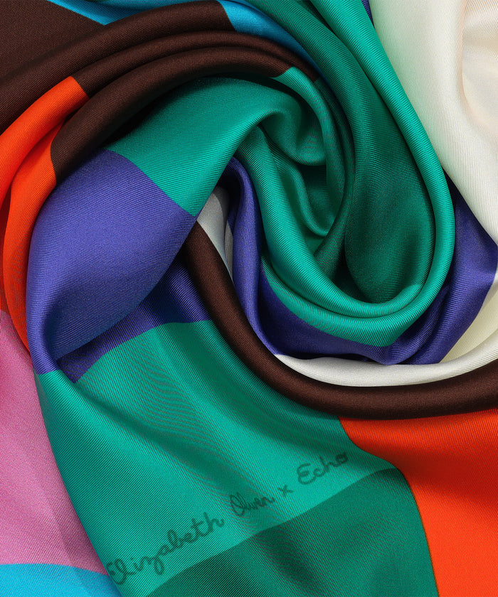 Elizabeth Olwen scarf in color multi