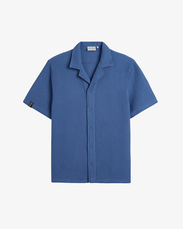 Le Waffle Resort Shirt in Azure — front view showing the textured waffle-woven cotton