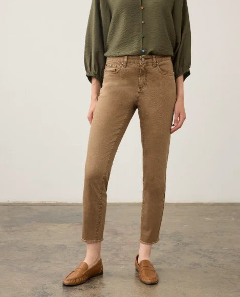 Olivia Slim Ankle Pant in Maple