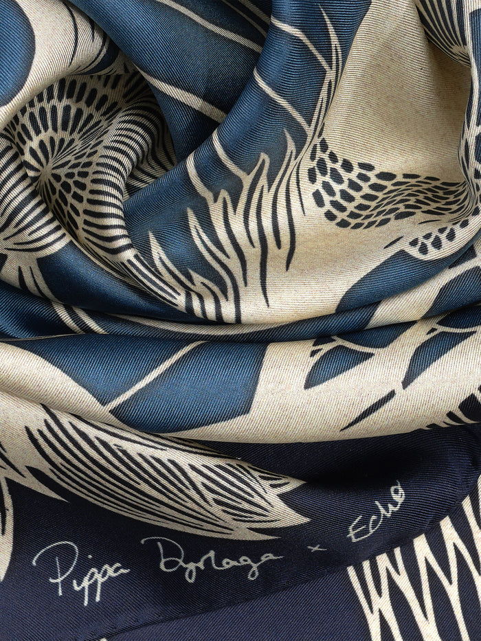 Pippa Dyrlaga scarf