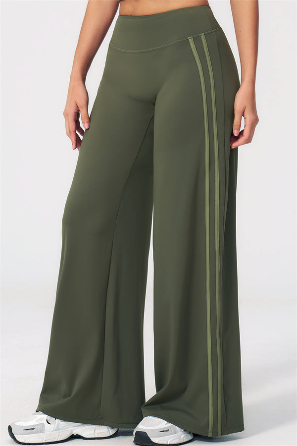 The Evoke Straight Leg Pants