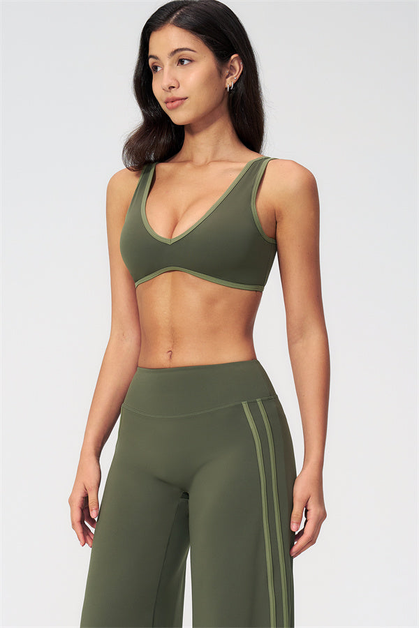 The Evoke Straight Leg Pants