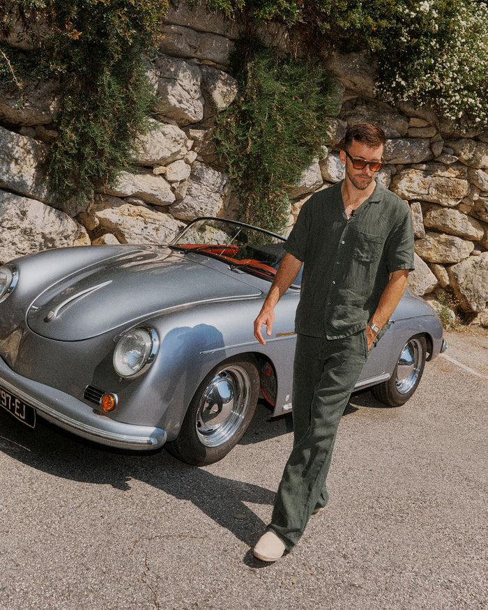 Benni wearing C'est normal Linen set in khaki