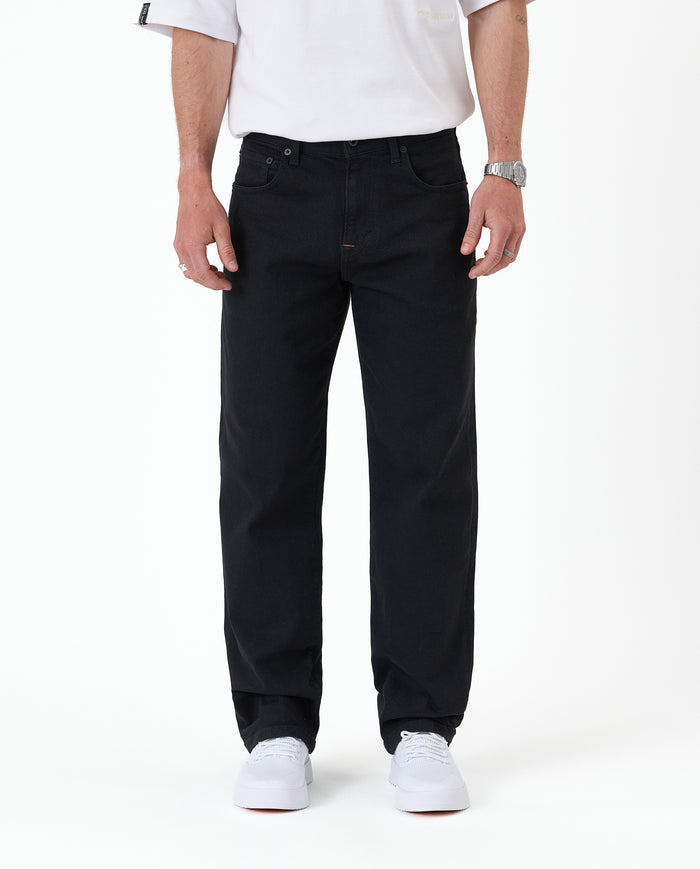 The Jeans Relaxed Straight Fit in jet black — front view against a white background