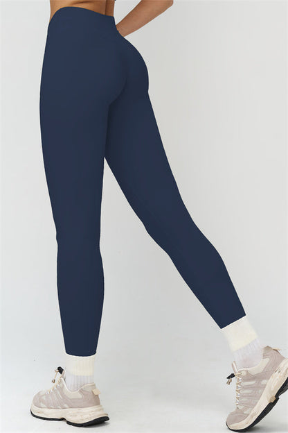 The Stride Crop Top Leggings 2-Piece Set